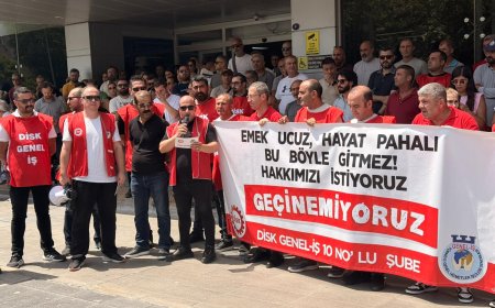 Karşıyaka Belediyesi İşçileri Alacakları İçin İsyan Etti: