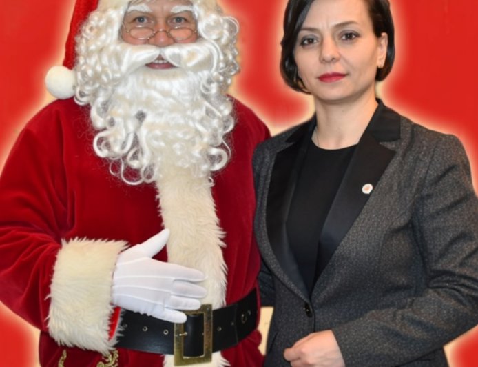 Karabağlar'da Yılbaşı Burukluğu: İşçiler Eksik Maaşla Karşılanırken, Memurlar Son Anda Kurtuldu!